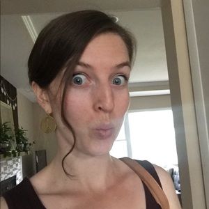 Meet your Posher, Alexis